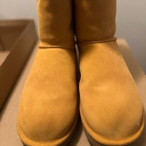 UGGs Bailey Bow Retro Spots